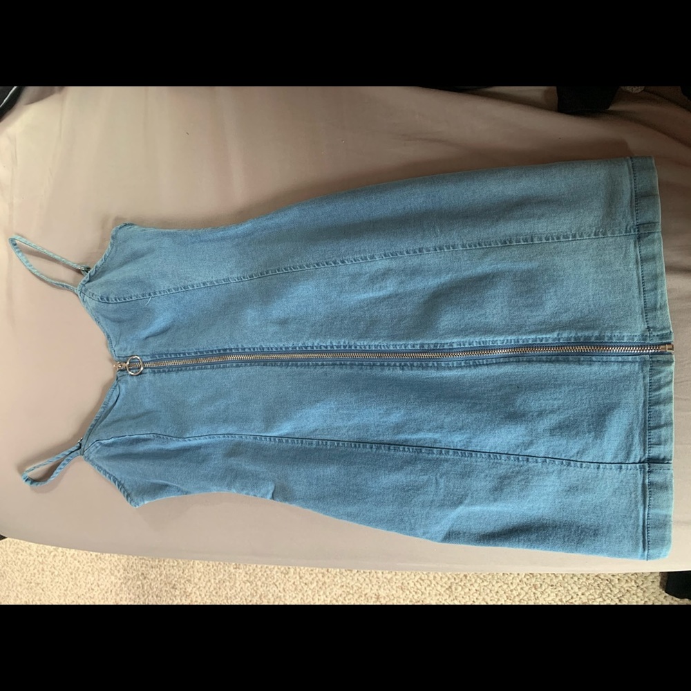 Dress - Picture 2 of 4